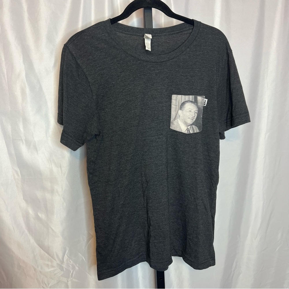 D3 Tees Walt Disney Pocket T-Shirt, size Medium